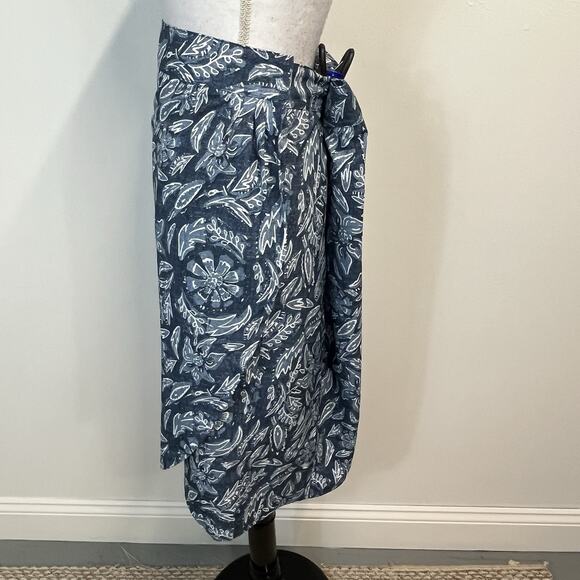 Rustica Rip Skirt Hawaii Women's size XL Blue White Floral Wrap Beach Cover Up - Picture 6 of 8